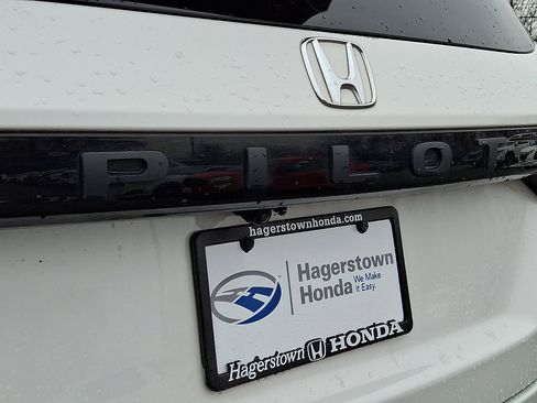 Used 2024 Honda Pilot Elite image 36