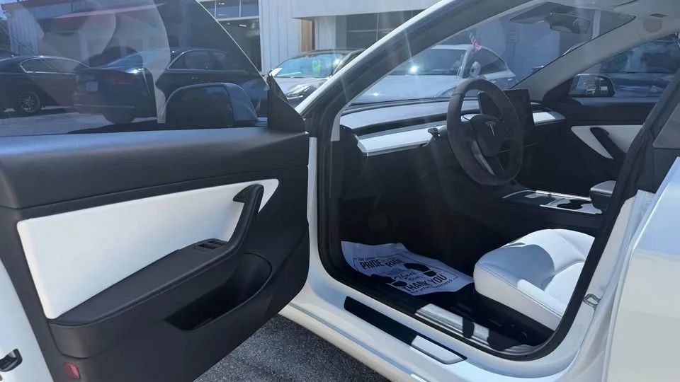 Used 2021 Tesla Model 3 Standard Range Plus RWD image 13