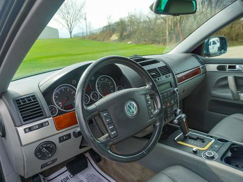 Used 2005 Volkswagen Touareg V6 AWD/4WD image 12