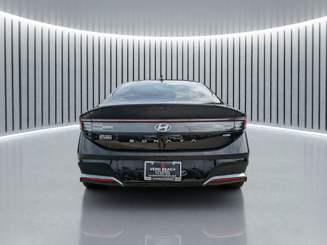 Used 2025 Hyundai Sonata Limited FWD image 5