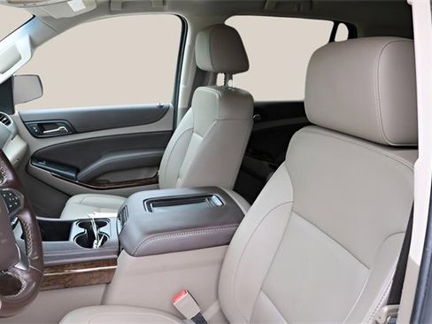 Used 2019 Chevrolet Tahoe LT w/ Luxury Package image 11