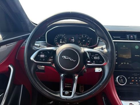 Used 2022 Jaguar F-PACE SVR AWD/4WD image 18