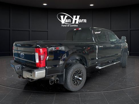 Used 2017 Ford F350 XLT w/ XLT Premium Package AWD/4WD image 7