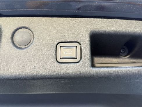 Used 2019 Chevrolet Equinox Premier image 33