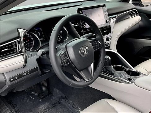 Used 2024 Toyota Camry SE w/ Audio Upgrade Package FWD image 18
