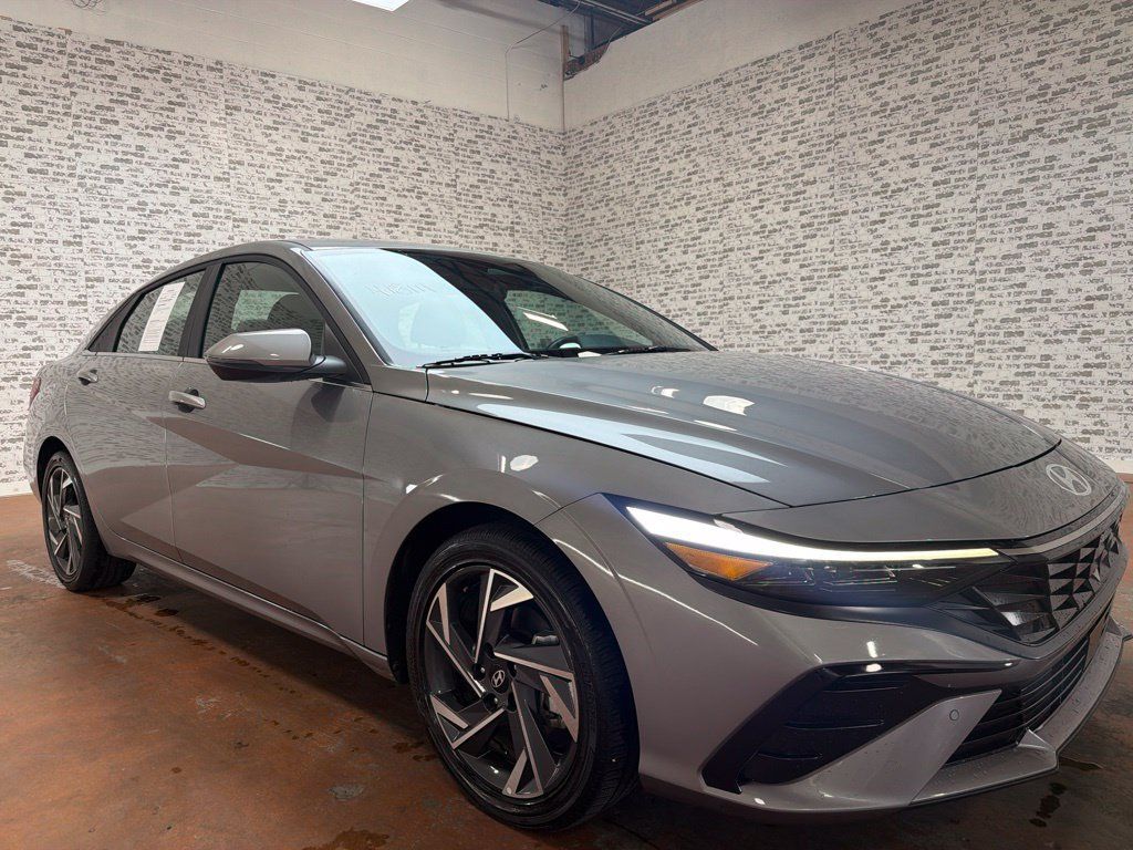Certified 2024 Hyundai Elantra Limited FWD image 1