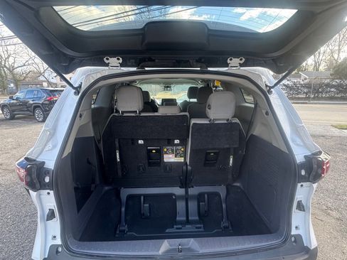 Used 2024 Toyota Sienna LE image 9