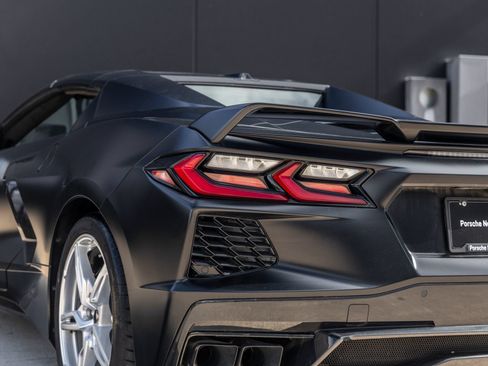 Used 2024 Chevrolet Corvette Stingray Premium Conv w/ Z51 Performance Package RWD image 12