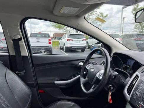 Used 2014 Ford Focus SE w/ Equipment Group 201A FWD image 32