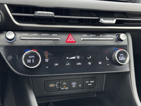 Certified 2024 Hyundai Sonata SEL w/ Convenience Package image 25