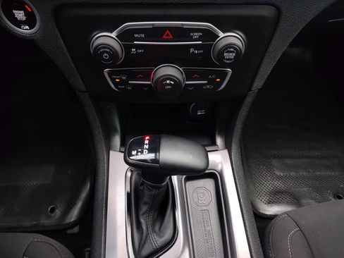 Used 2023 Dodge Charger SXT w/ Blacktop Package image 9