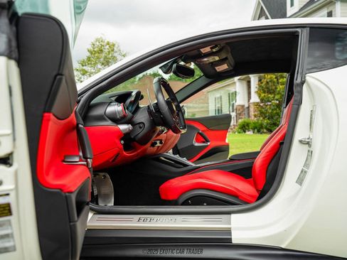 Used 2019 Ferrari 812 Superfast image 32