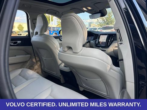 Used 2024 Volvo XC60 B5 Plus w/ Protection Package Premier AWD/4WD image 11