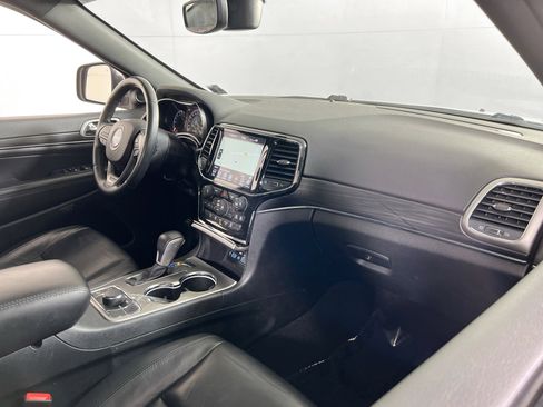 Used 2022 Jeep Grand Cherokee Limited image 28