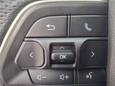 Used 2025 Toyota Tacoma TRD Off-Road image 19