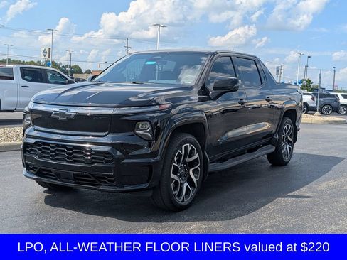 Used 2024 Chevrolet Silverado EV RST AWD/4WD image 3