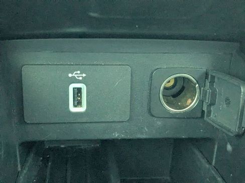 Used 2017 Ford Explorer Limited image 27