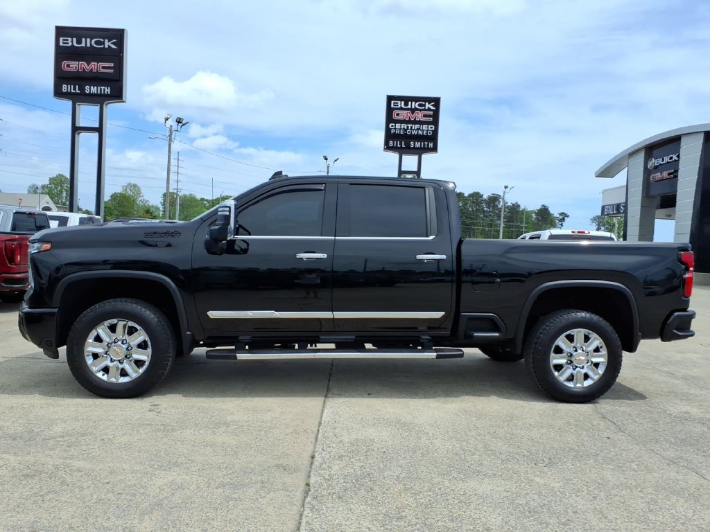 Used 2024 Chevrolet Silverado 3500 High Country w/ High Country Premium Package AWD/4WD image 4