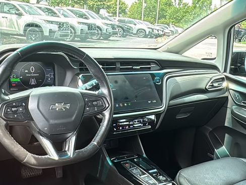 Used 2023 Chevrolet Bolt LT w/ Infotainment Package FWD image 10