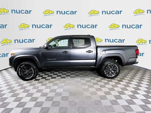 Used 2023 Toyota Tacoma SR5 AWD/4WD image 4