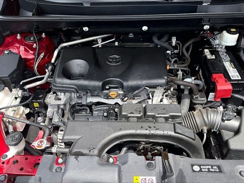 Used 2019 Toyota RAV4 LE FWD image 32