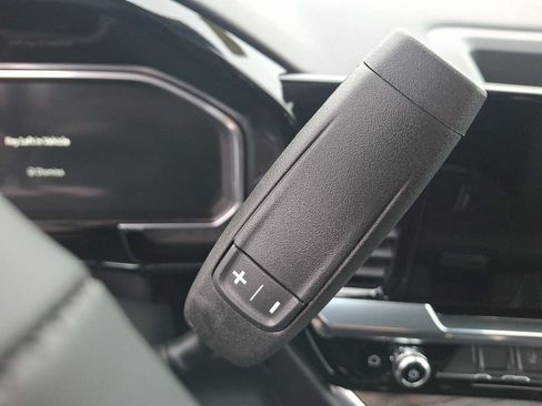 New 2026 GMC Sierra 2500 SLT w/ SLT Premium Package image 8