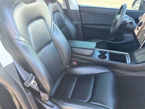 Used 2021 Tesla Model Y Long Range image 18