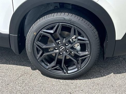 New 2026 Nissan Kicks SR w/ SR Premium Package FWD image 9