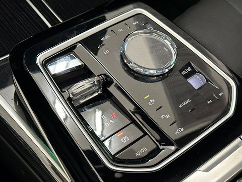 Certified 2023 BMW 740i w/ Executive Package RWD image 19