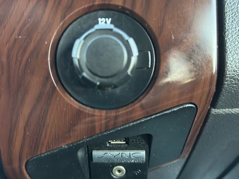 Used 2011 Ford F250 Lariat w/ Lariat Ultimate Pkg image 29