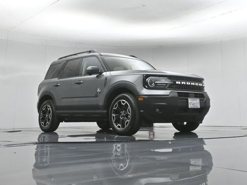Certified 2025 Ford Bronco Sport Outer Banks w/ Outer Banks Tech Package+ AWD/4WD image 49