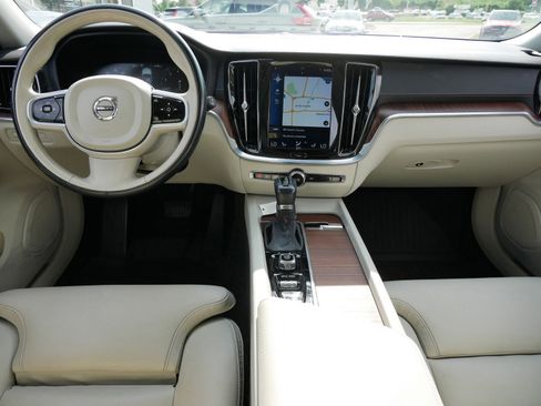 Used 2020 Volvo V60 T5 Cross Country w/ Protection Package Premier AWD/4WD image 12