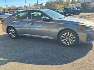 Used 2025 Nissan Altima 2.5 SV video 2