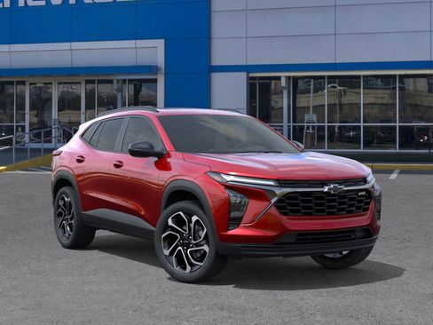 Used 2026 Chevrolet Trax RS w/ Sunroof Package image 8