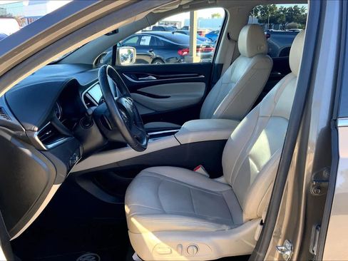 Used 2020 Buick Enclave Essence w/ Sound and Sites Package image 7