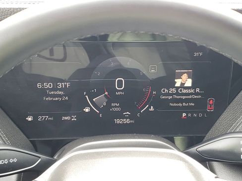 Used 2025 GMC Yukon Denali image 24