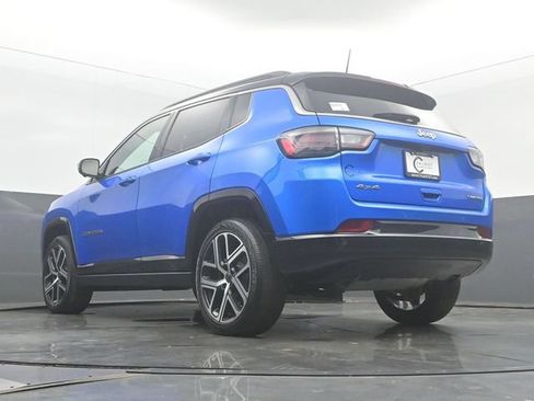 Used 2025 Jeep Compass Limited w/ Elite Group AWD/4WD image 46