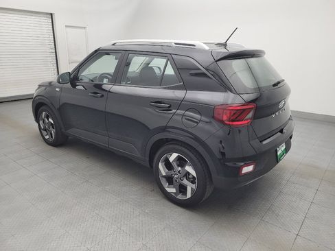 Used 2025 Hyundai Venue SEL FWD image 3
