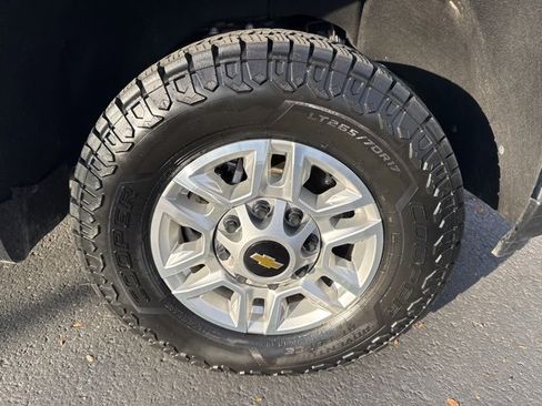 Used 2024 Chevrolet Silverado 2500 LT image 9