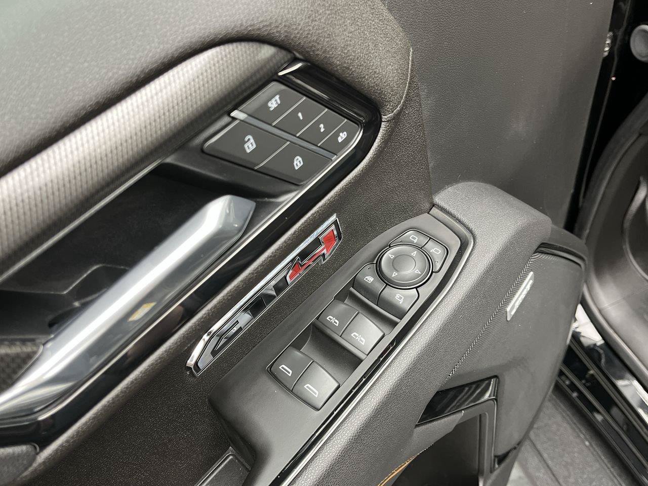 Certified 2025 GMC Sierra 1500 AT4 w/ Technology Package AWD/4WD image 14