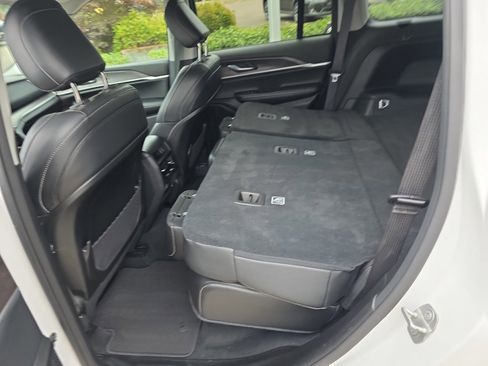 Used 2023 Jeep Grand Cherokee Limited image 14