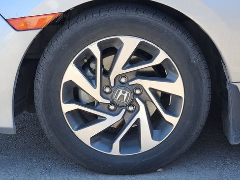 Used 2016 Honda Civic EX image 4