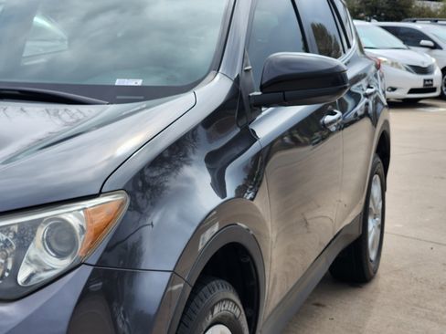 Used 2015 Toyota RAV4 LE image 9