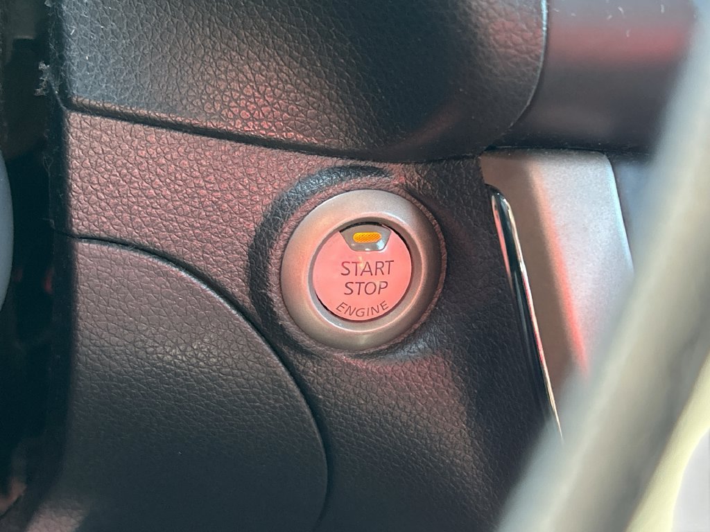 Used 2015 Nissan Sentra SV w/ Navigation Package FWD image 17