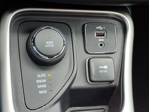 Used 2021 Jeep Compass Latitude AWD/4WD image 18