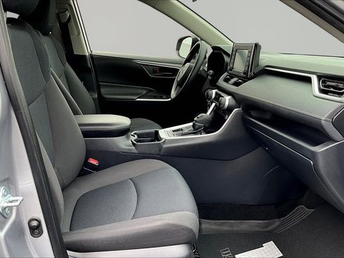 Used 2021 Toyota RAV4 LE image 30