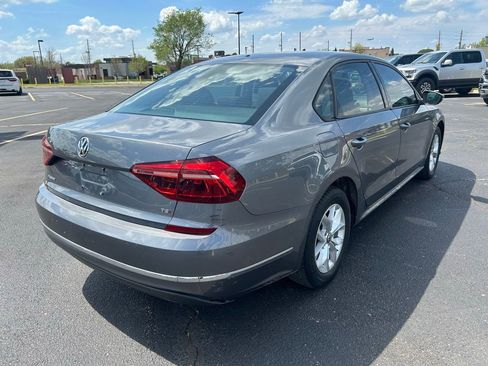 Used 2018 Volkswagen Passat 2.0T S FWD image 9