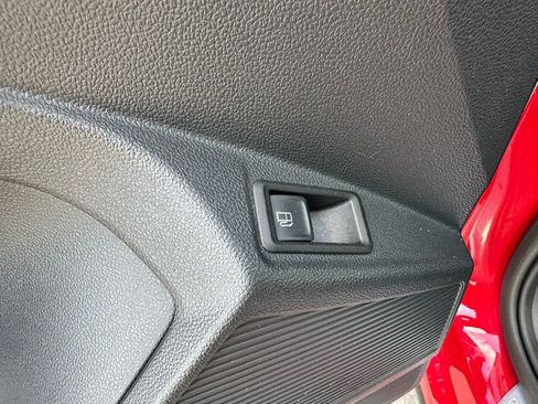 Used 2023 Volkswagen Taos SE image 21