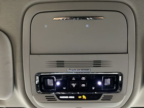 Used 2025 Lincoln Aviator AWD image 34