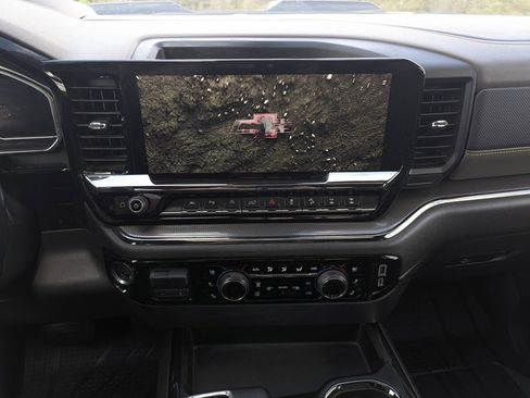 Used 2024 Chevrolet Silverado 1500 ZR2 w/ Technology Package image 39